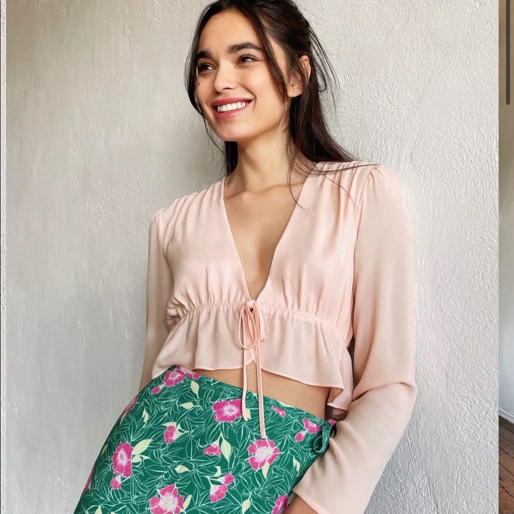 Aritzia Sunday Best cropped tie-front blouse